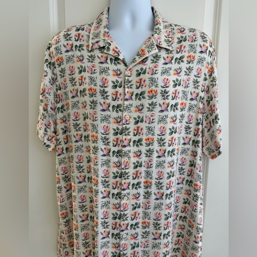 Men's Aloha Short Sleeve Shirt, XL, silk blend, Macy’s exclusive, great cond.